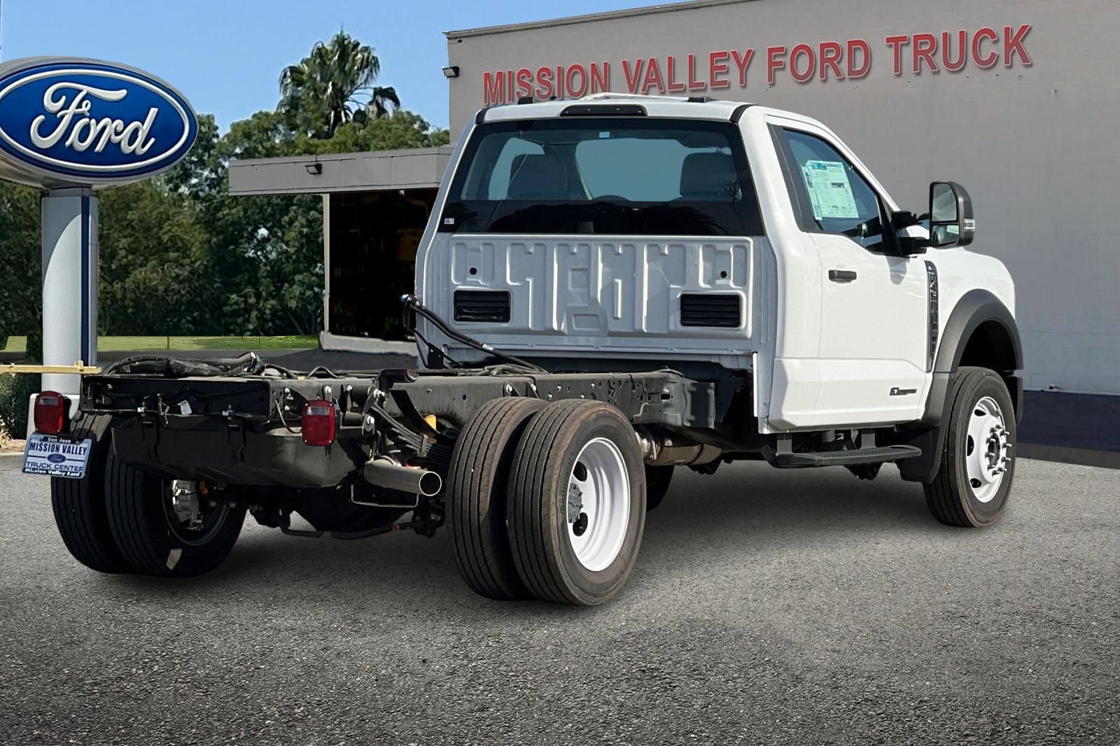 New 2023 Ford F450 XL w/ XL Chrome Package image 4