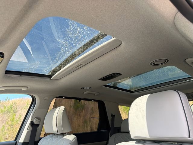 Used 2022 Hyundai Palisade Limited w/ Winter Package image 30