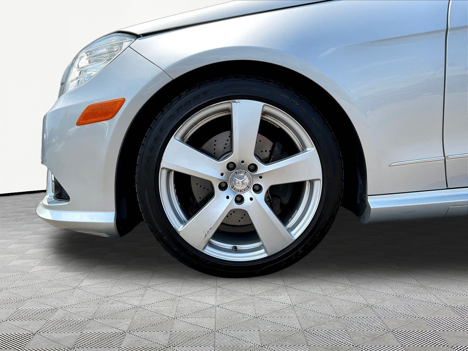 Used 2010 Mercedes-Benz E 350 4MATIC Sedan image 34