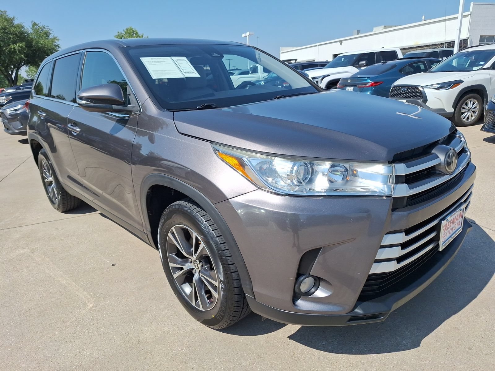 Used 2019 Toyota Highlander Plus FWD image 8