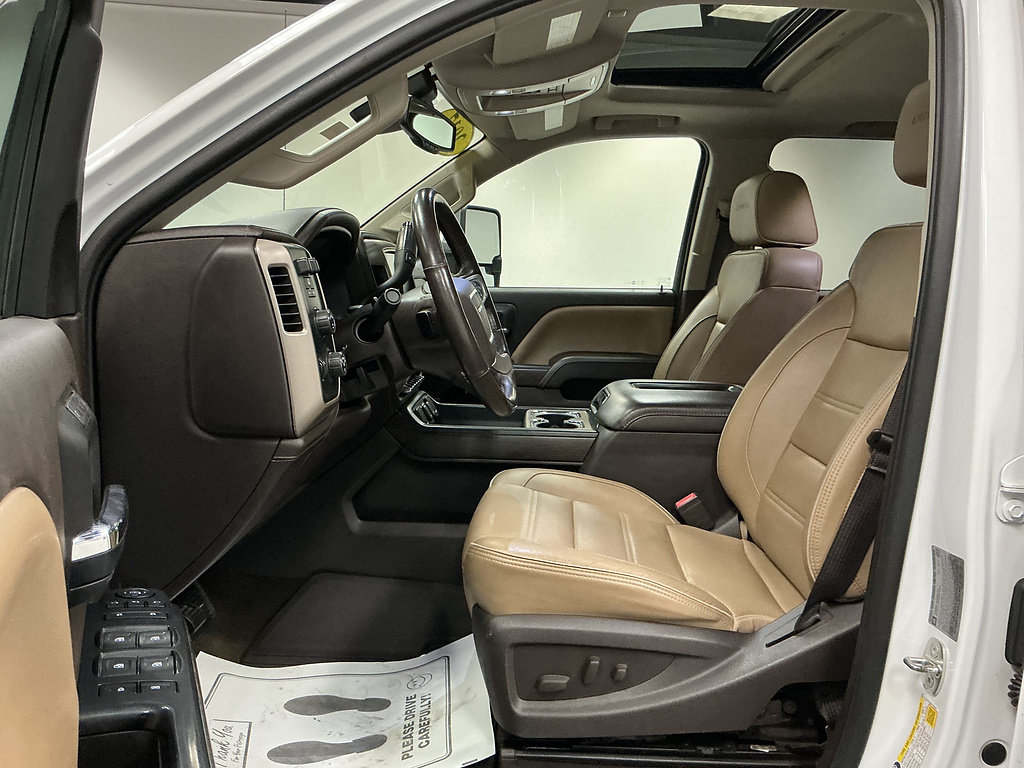 Used 2017 GMC Sierra 3500 Denali w/ Duramax Plus Package AWD/4WD image 8