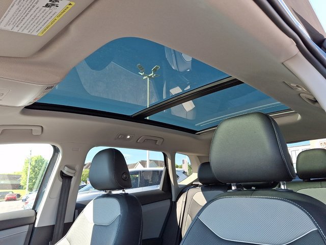 Certified 2023 Volkswagen Taos SEL AWD/4WD image 18