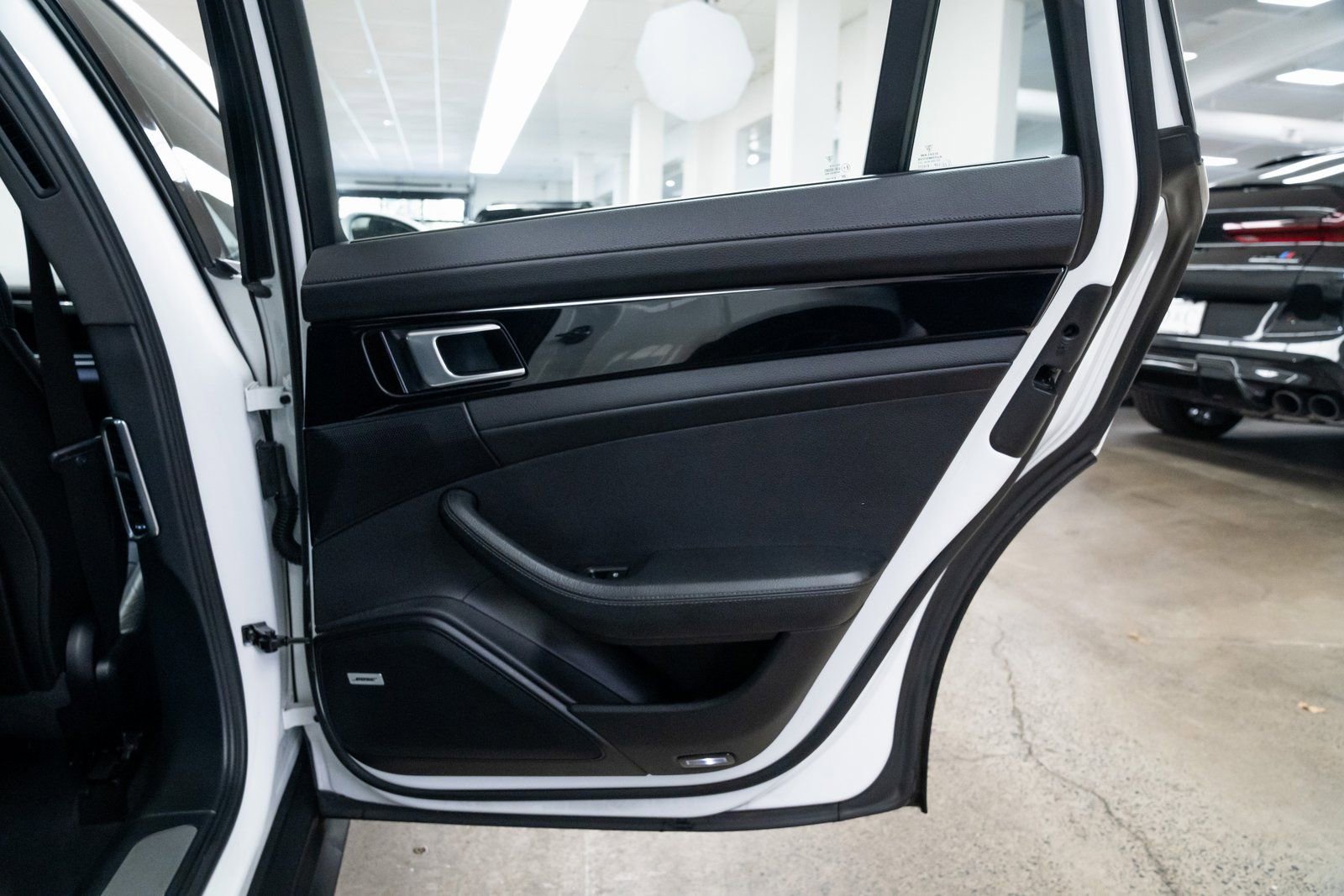 Used 2020 Porsche Panamera 4 image 21