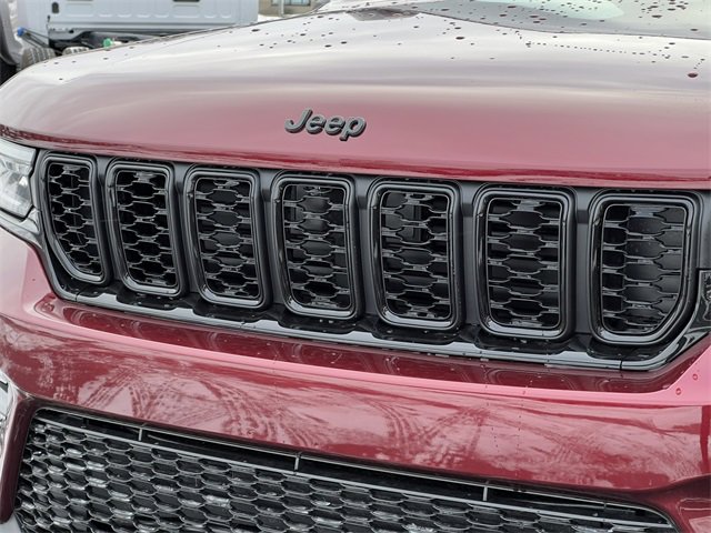 New 2025 Jeep Grand Cherokee Limited w/ Trailer Tow Package image 40