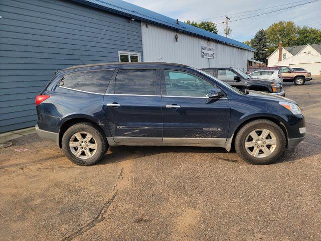 Used 2009 Chevrolet Traverse LT image 2