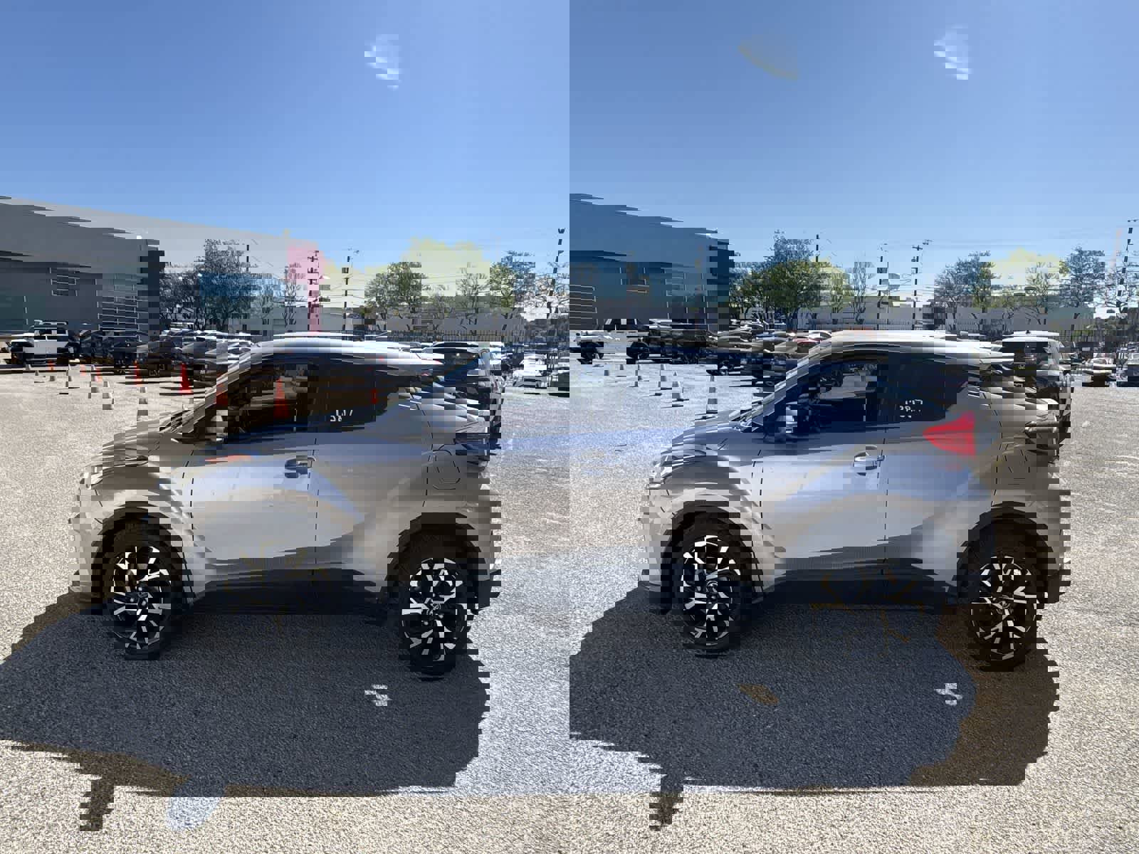 Used 2018 Toyota C-HR XLE image 11