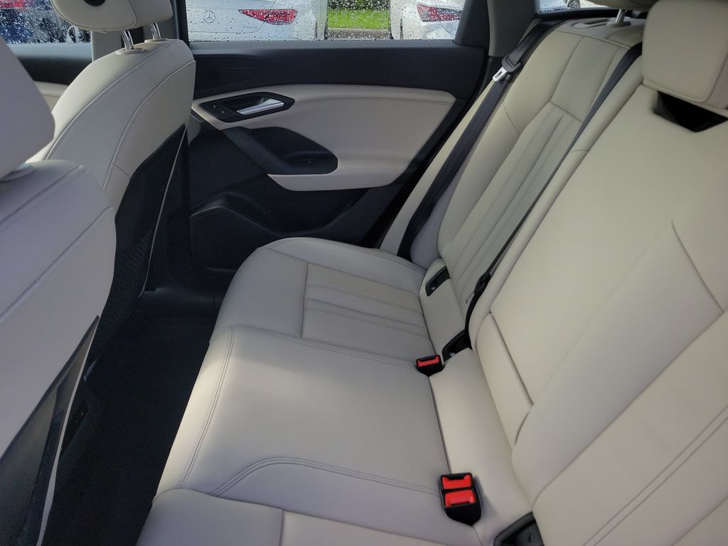 Certified 2025 Audi Q6 e-tron Premium AWD/4WD image 26