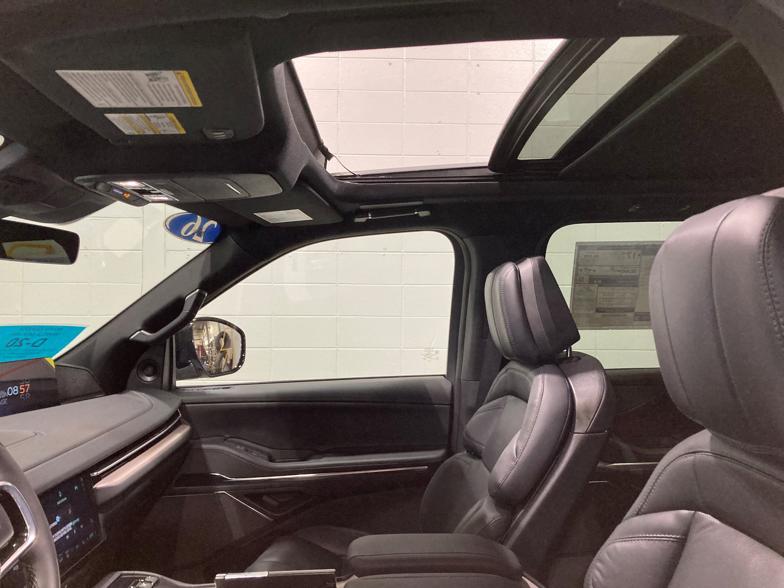 Used 2026 Lincoln Navigator L Reserve AWD/4WD image 27