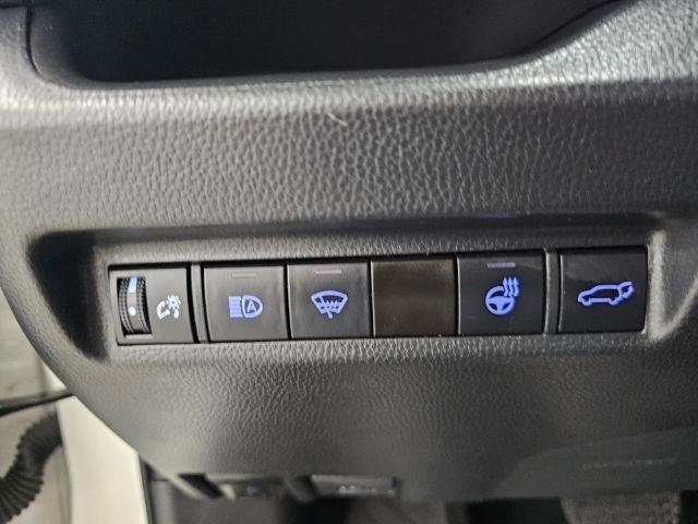 Used 2022 Toyota RAV4 XLE w/ Convenience Package FWD image 14