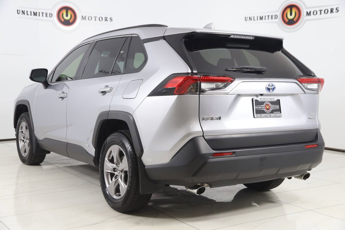 Used 2024 Toyota RAV4 XLE w/ Convenience Package AWD/4WD image 4