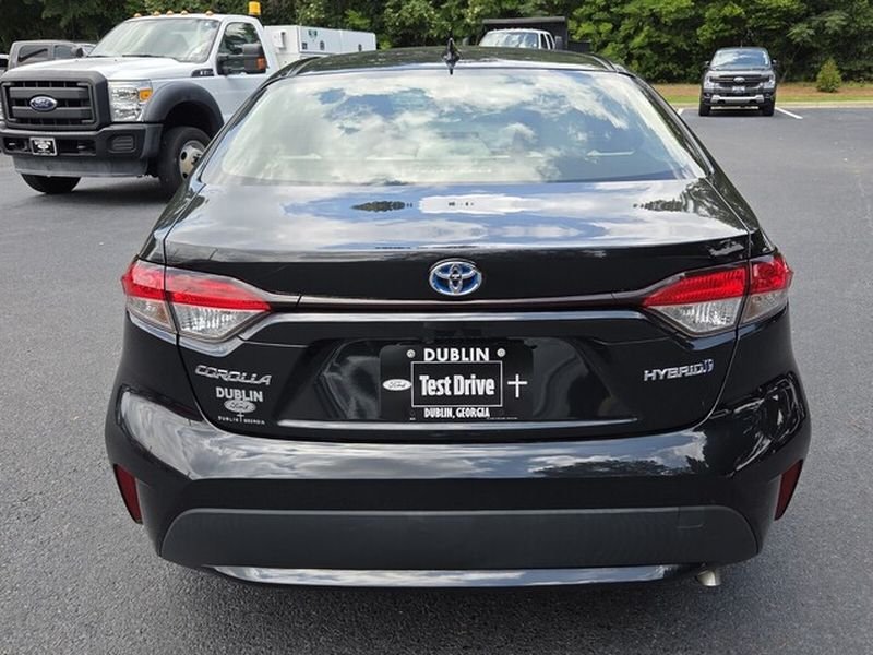 Used 2021 Toyota Corolla LE FWD image 13