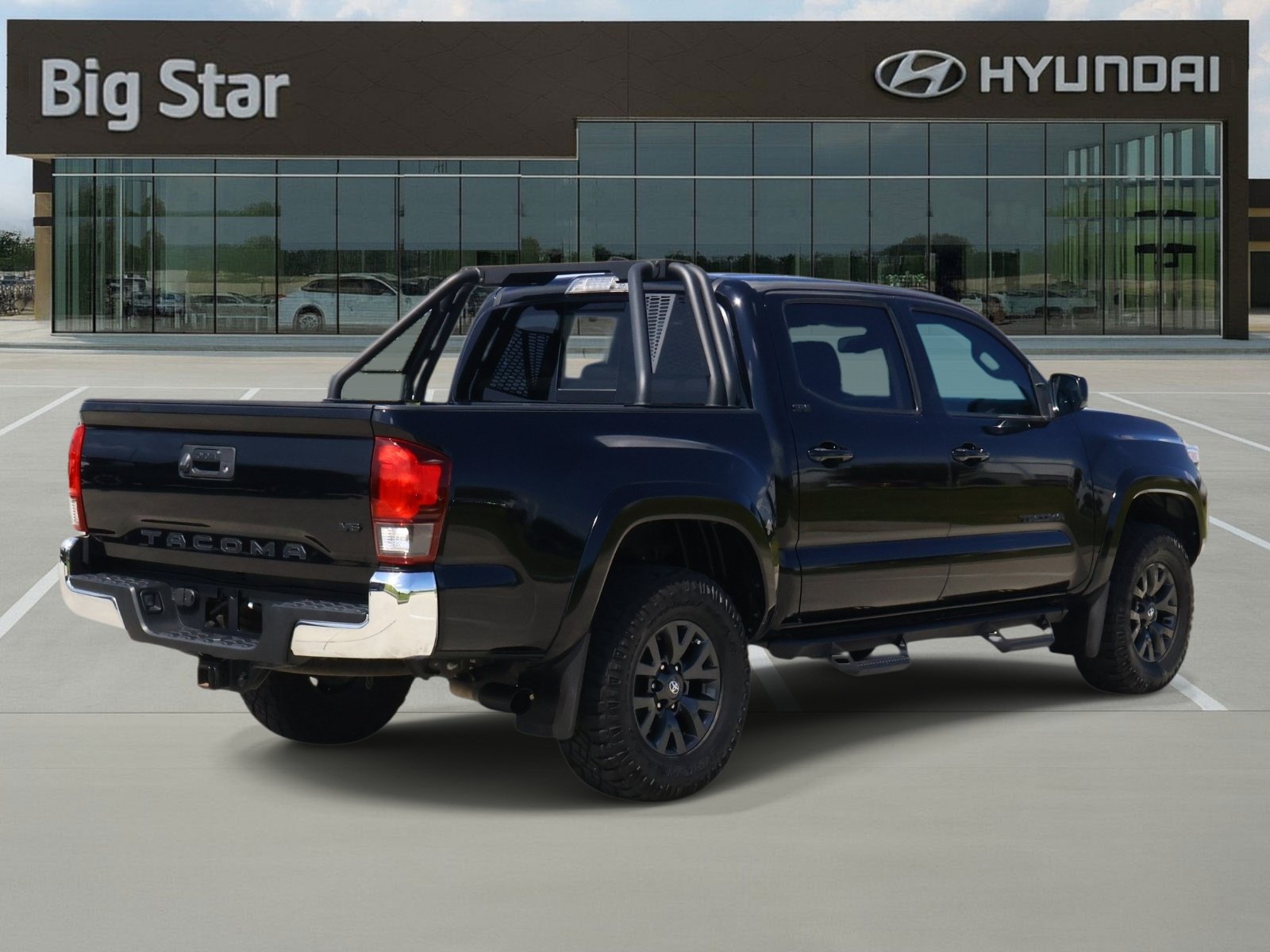 Used 2023 Toyota Tacoma SR5 RWD image 4
