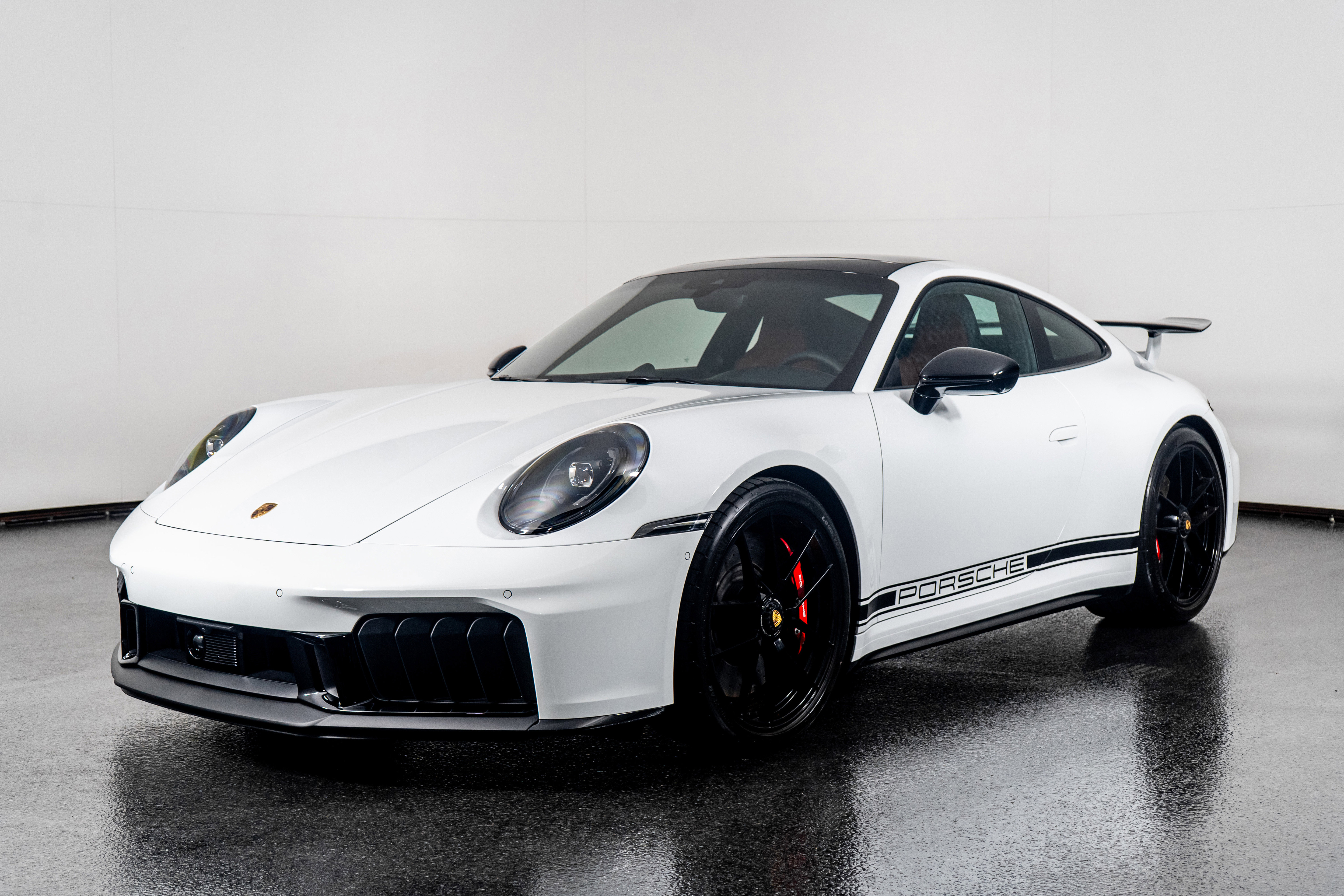 Used 2025 Porsche 911 Carrera GTS w/ Premium Package image 22