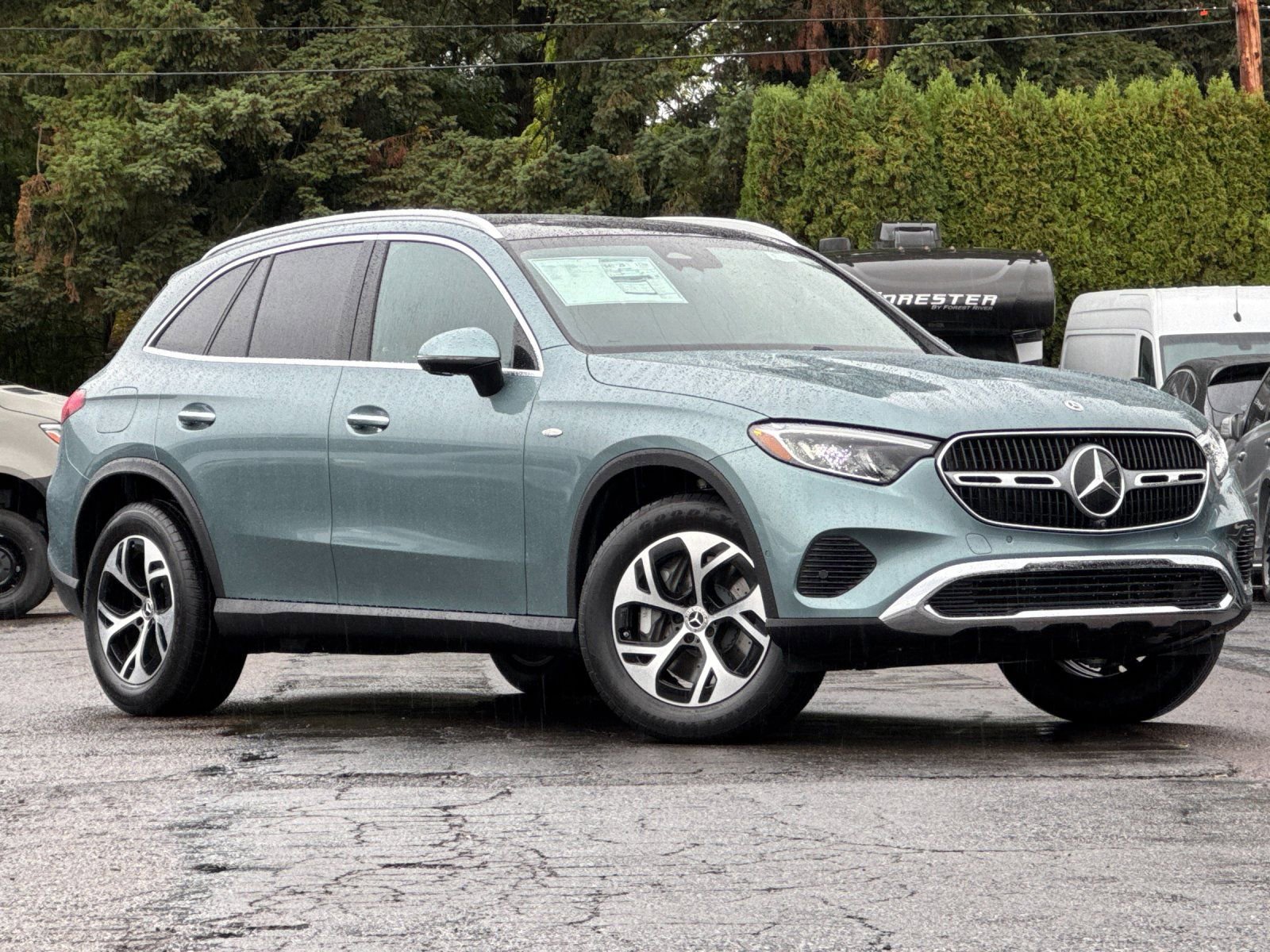 New 2025 Mercedes-Benz GLC 350e 4MATIC image 2