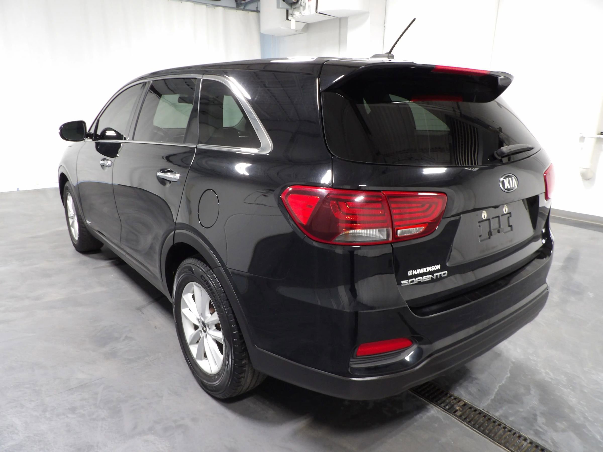 Used 2019 Kia Sorento LX image 4