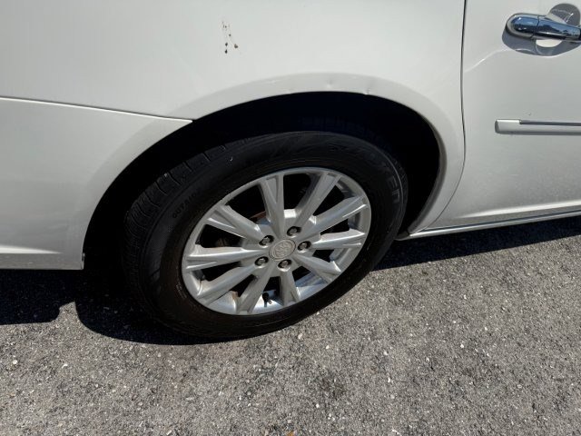 Used 2009 Buick Lucerne CX image 7