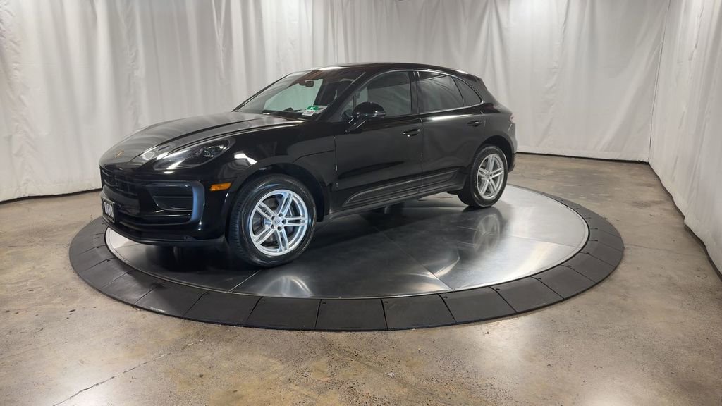 Used 2024 Porsche Macan image 6