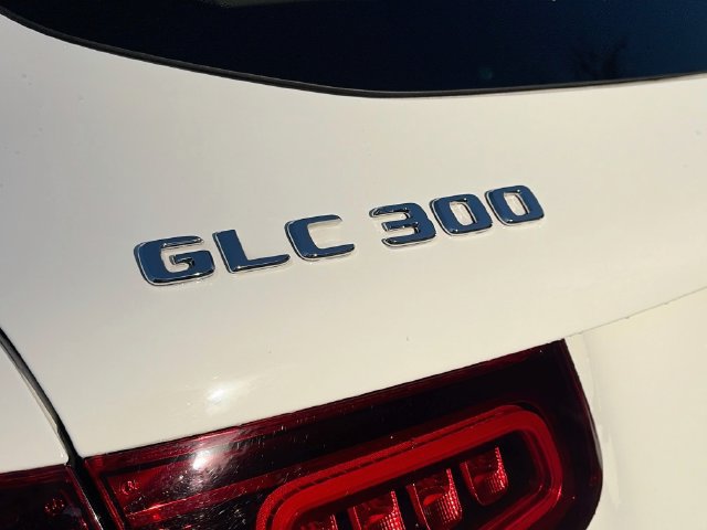 Used 2022 Mercedes-Benz GLC 300 4MATIC image 34