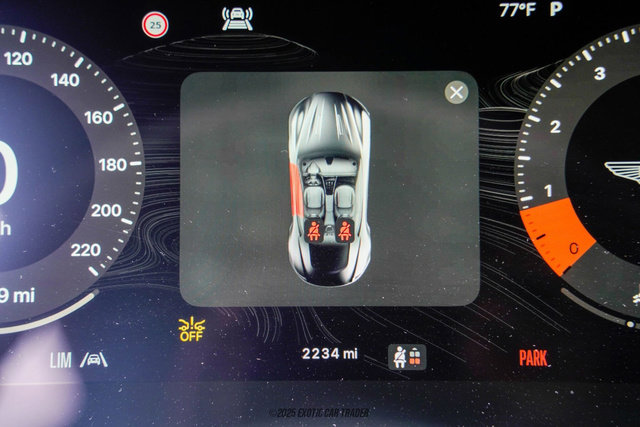 Used 2025 Aston Martin DB12 Coupe image 25