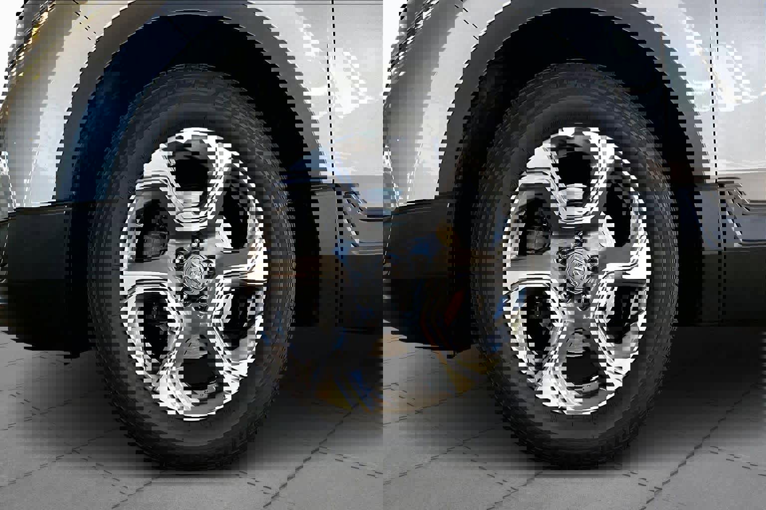 Used 2018 Honda CR-V EX image 9