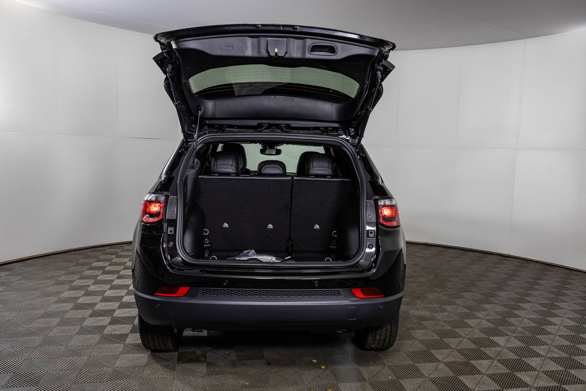 New 2026 Jeep Compass Limited image 32