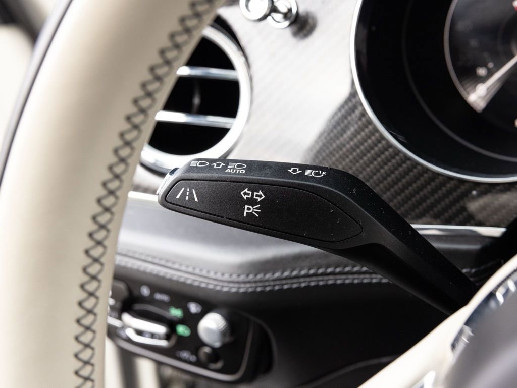 Used 2023 Bentley Bentayga Extended Wheelbase image 42