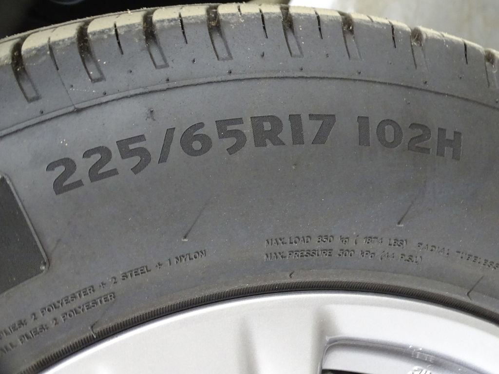 Used 2022 Toyota RAV4 LE image 40