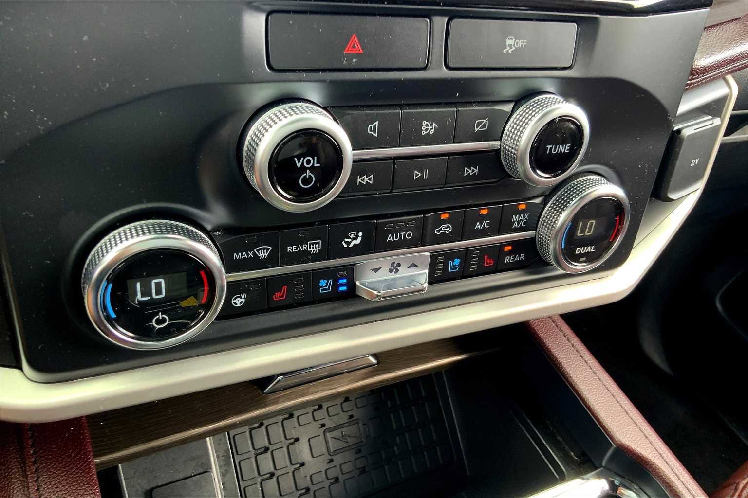 Used 2022 Ford Expedition Limited image 27