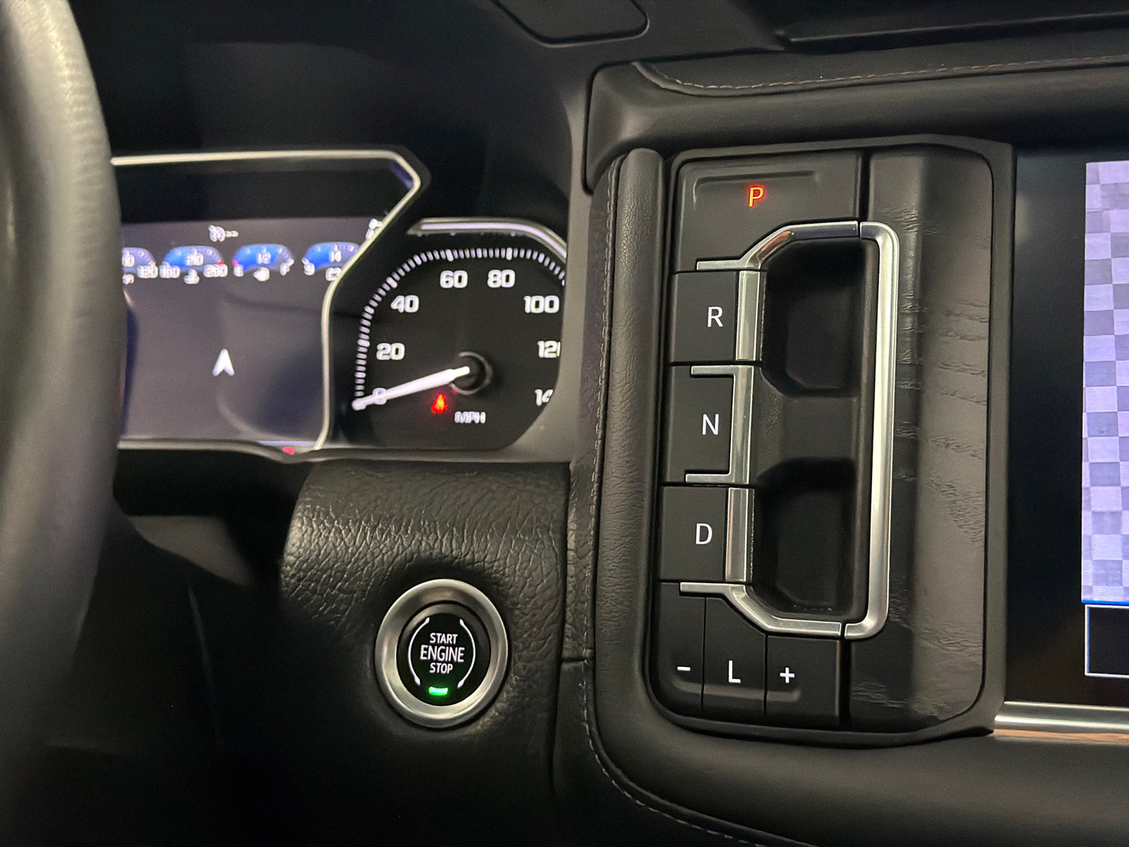 Used 2021 GMC Yukon XL Denali w/ LPO, Illumination Package AWD/4WD image 34