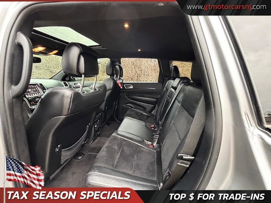 Used 2018 Jeep Grand Cherokee Altitude RWD image 12