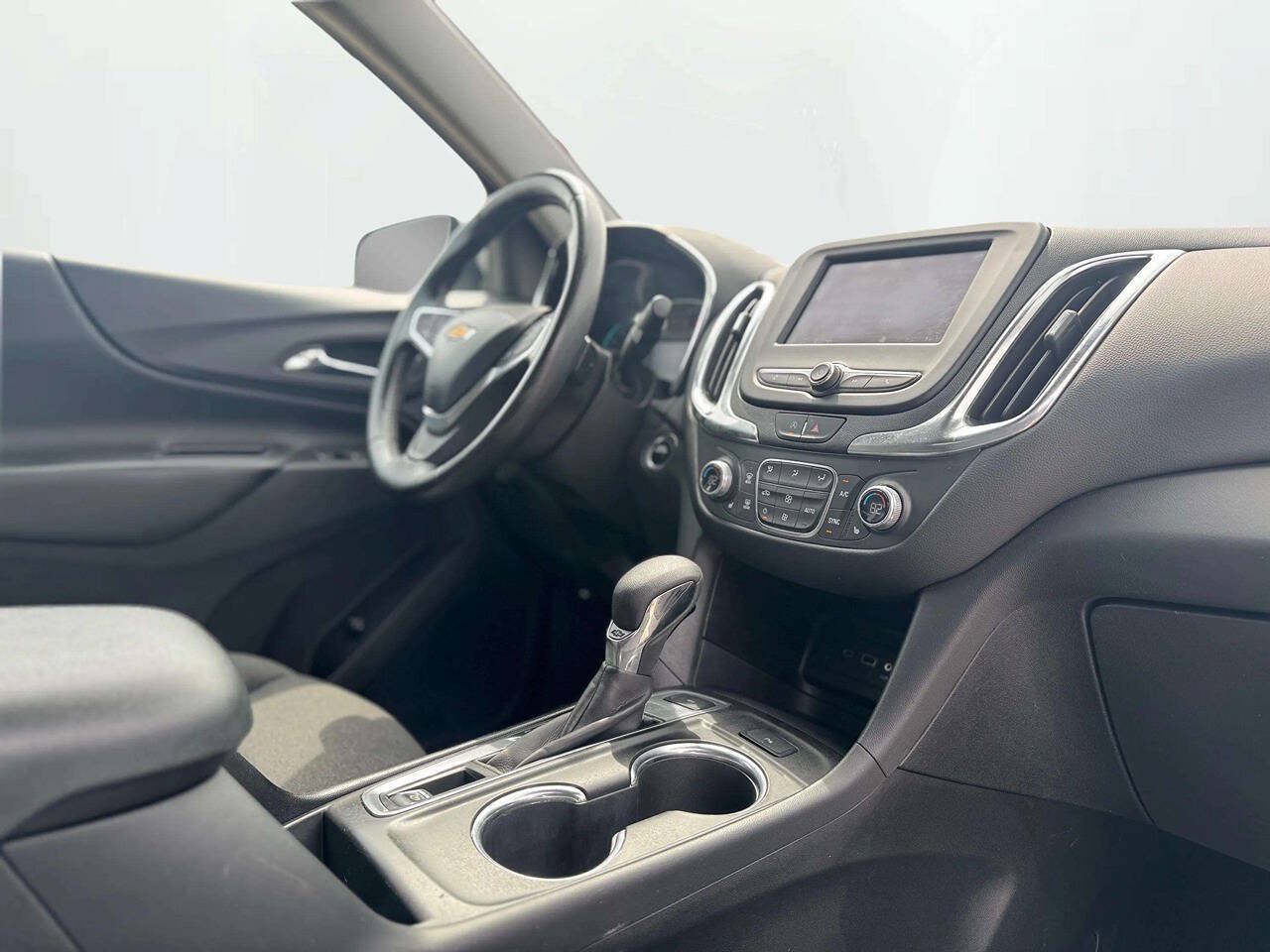 Used 2022 Chevrolet Equinox LT w/ Driver Convenience Package AWD/4WD image 23
