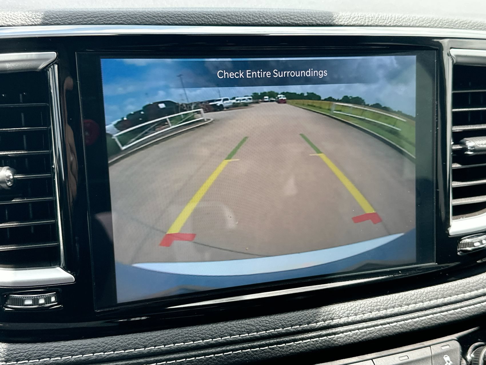 Used 2026 Chrysler Pacifica Limited AWD/4WD image 17