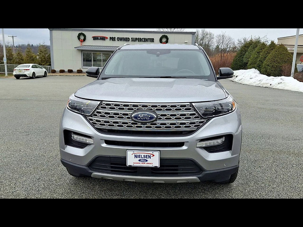 Certified 2022 Ford Explorer Limited w/ Equipment Group 301A image 3