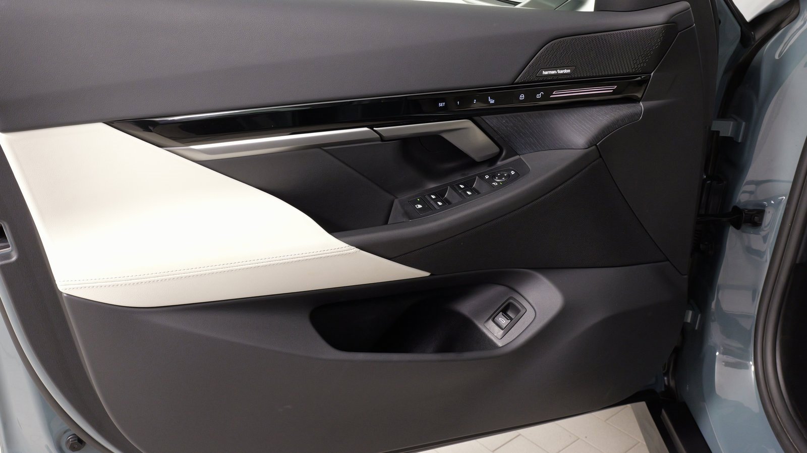 Used 2024 BMW 530i xDrive image 26