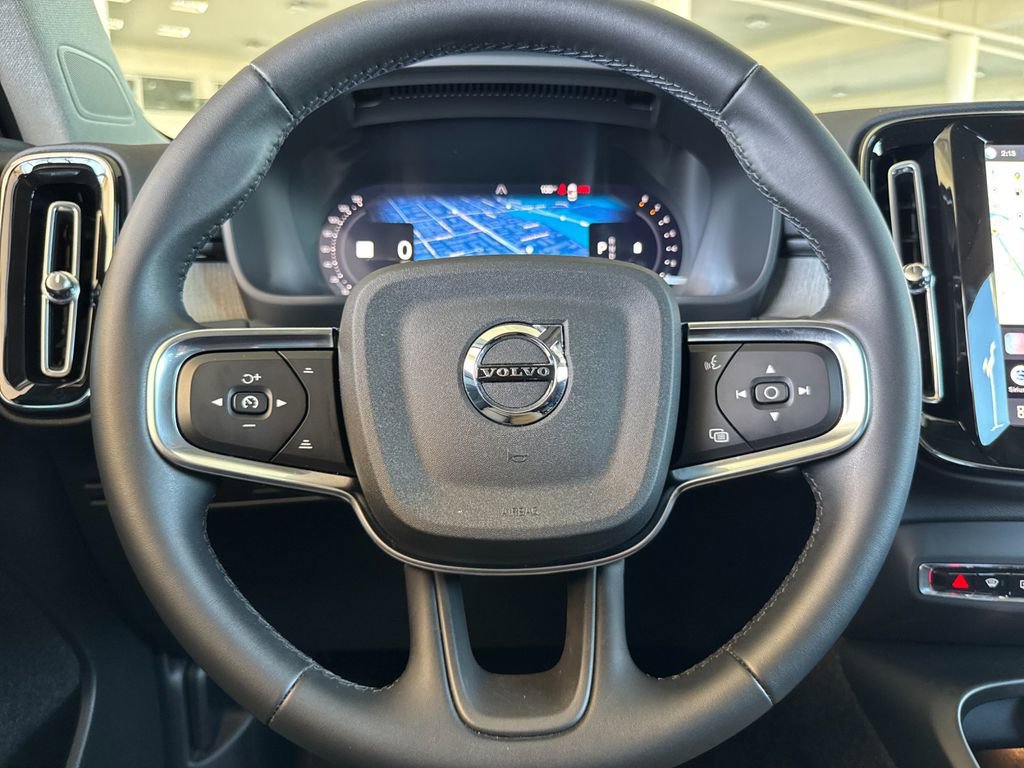Certified 2025 Volvo XC40 B5 Plus image 23