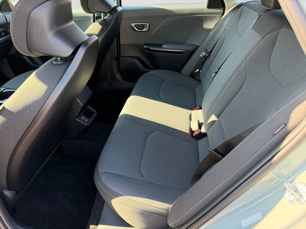 Used 2025 Kia K4 LXS image 15