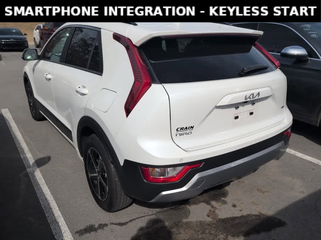 Used 2024 Kia Niro EX image 6