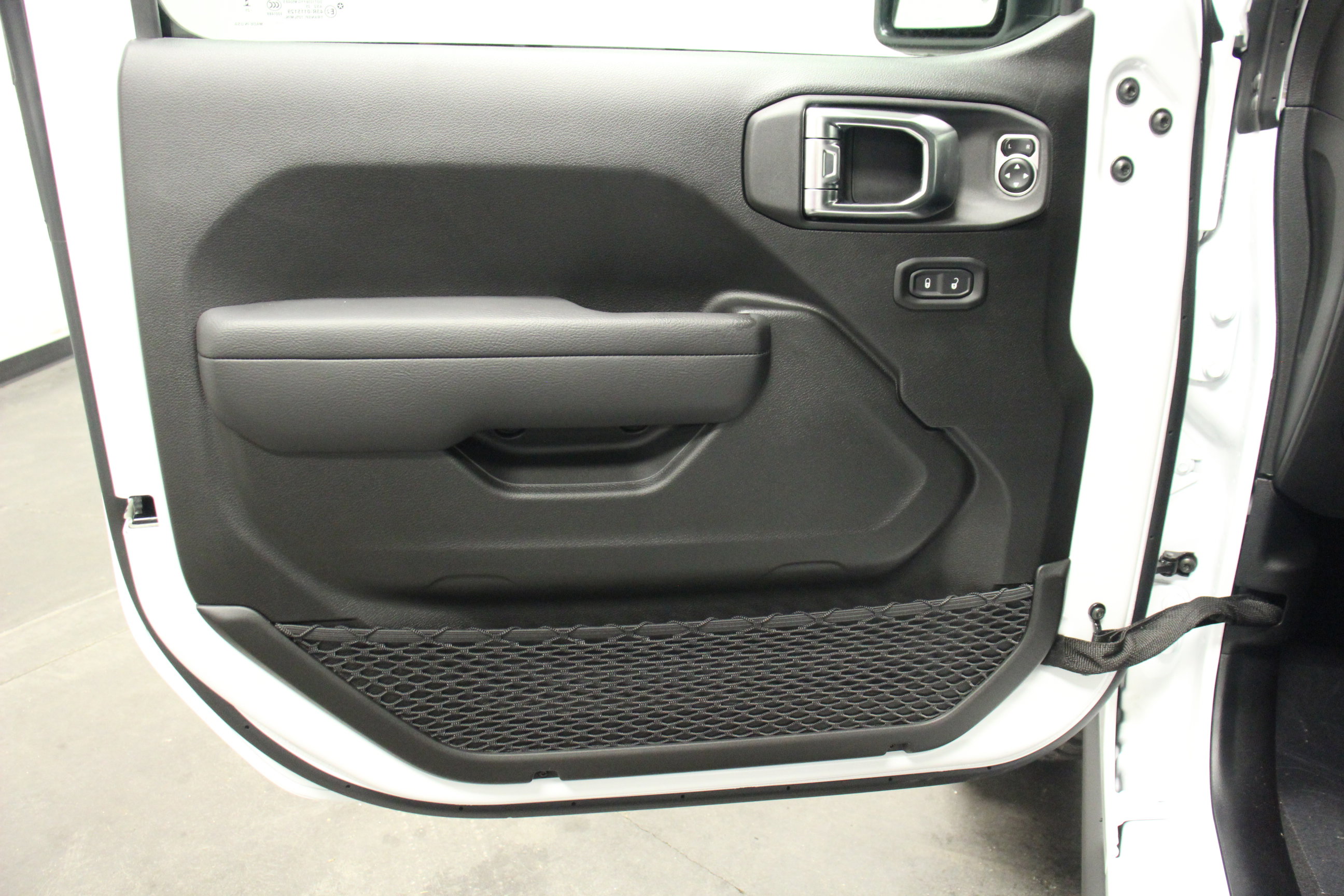 New 2025 Jeep Wrangler Willys AWD/4WD image 13