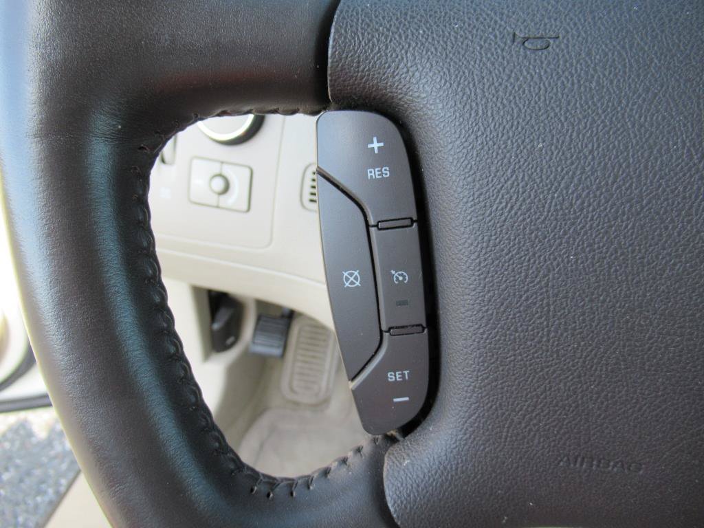Used 2009 Cadillac DTS FWD image 17