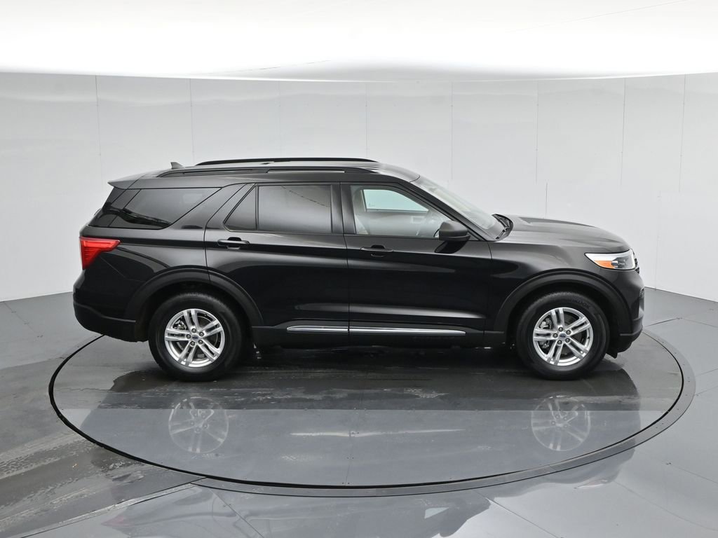 Used 2022 Ford Explorer XLT image 42