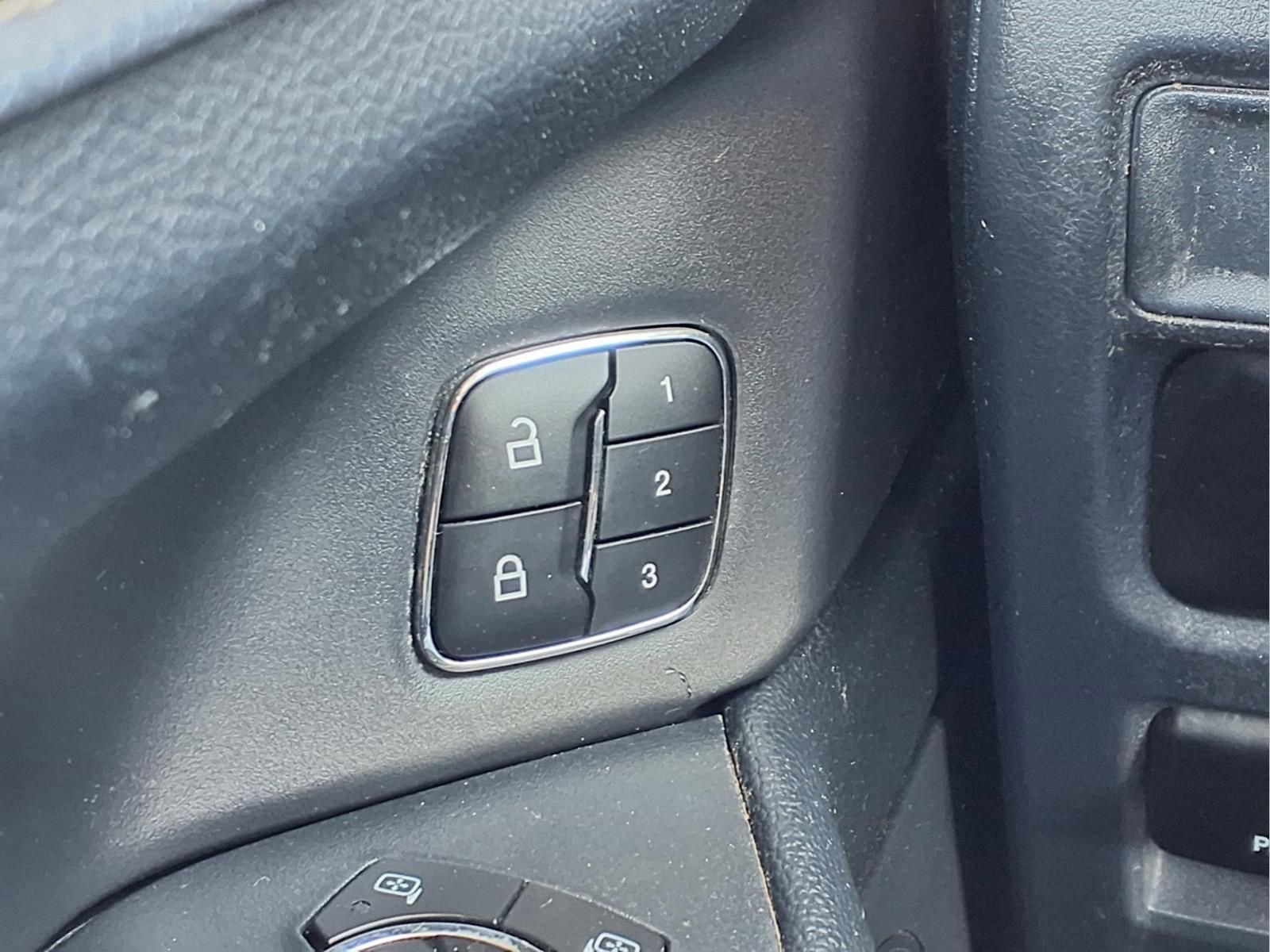 Used 2022 Ford Expedition XLT image 25