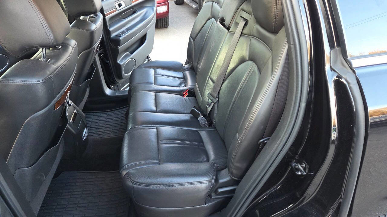 Used 2019 Lincoln MKT AWD image 30