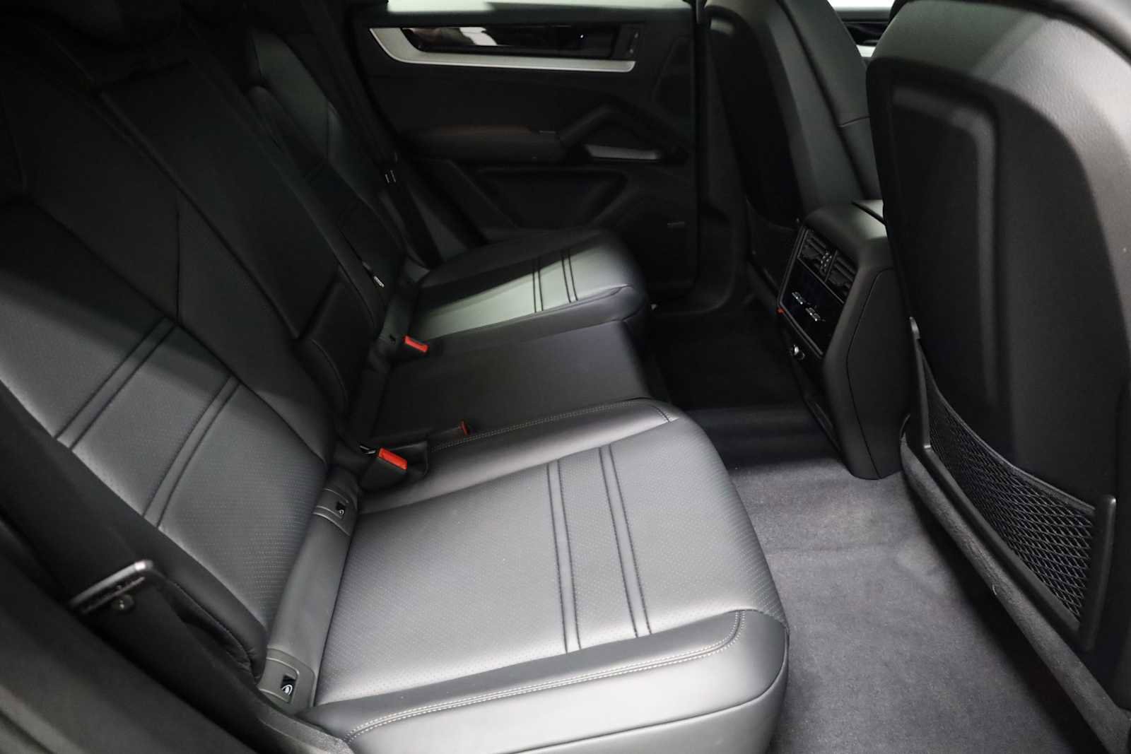 New 2025 Porsche Cayenne Coupe image 45