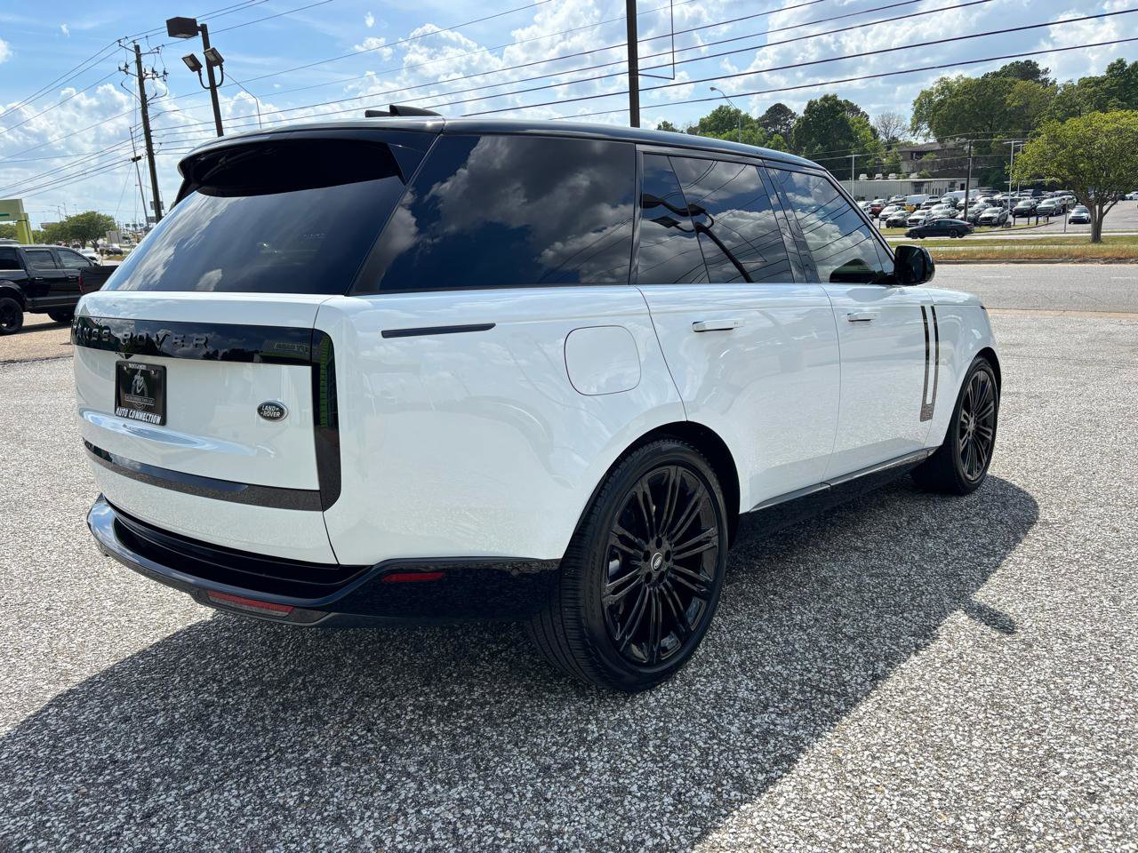 Used 2023 Land Rover Range Rover SE image 7