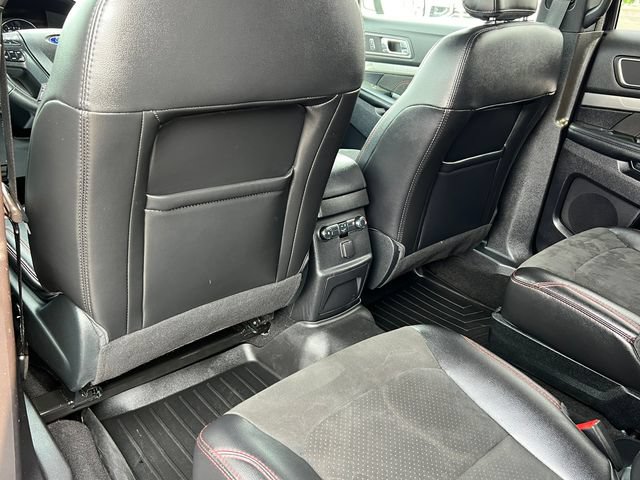 Used 2018 Ford Explorer XLT w/ Equipment Group 202A AWD/4WD image 36