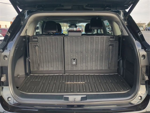 Used 2022 Toyota Highlander XLE image 12
