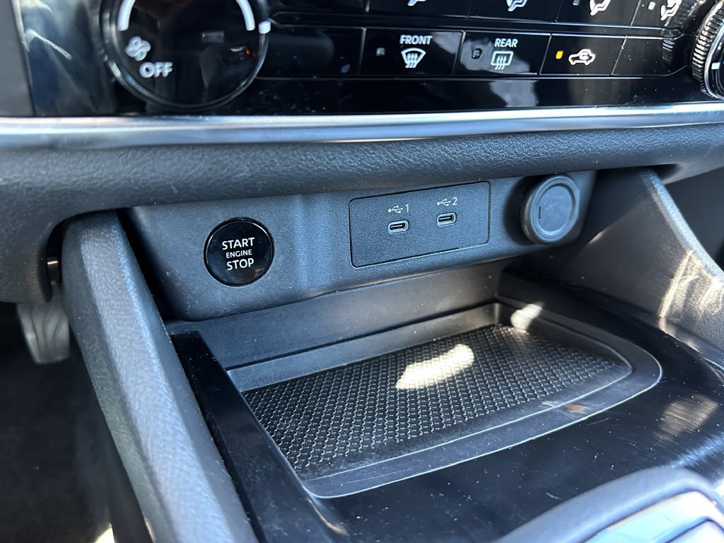 Used 2024 Nissan Rogue S FWD image 27
