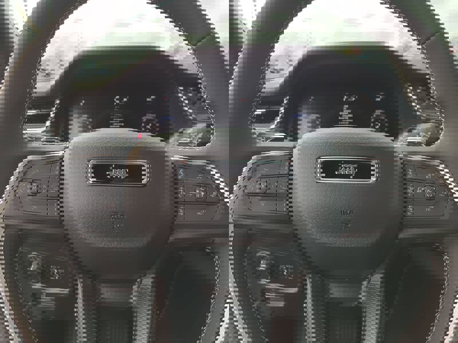 New 2025 Jeep Grand Cherokee Altitude image 23