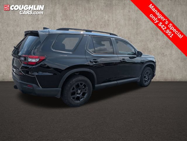 Used 2025 Honda Pilot TrailSport image 8