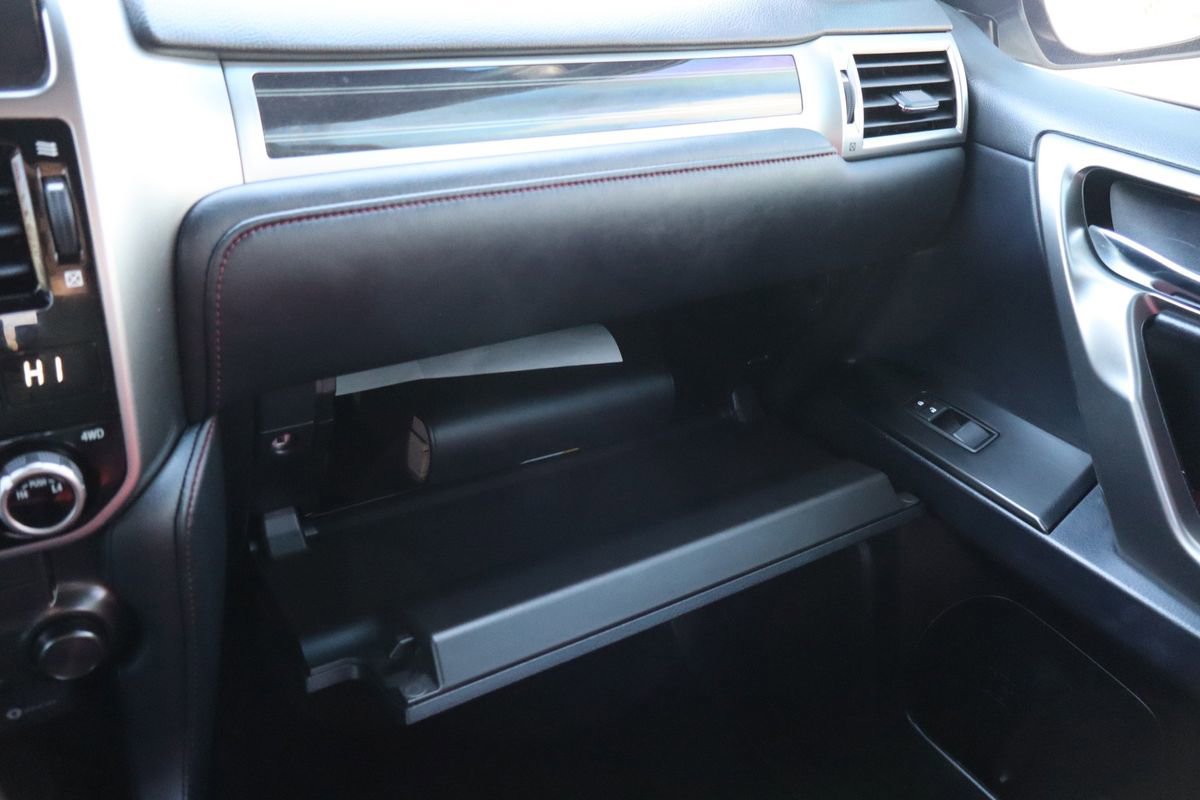 Used 2022 Lexus GX 460 Luxury w/ Off Road Package image 38